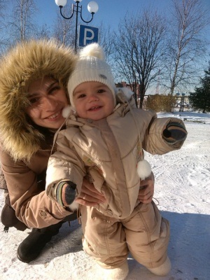 Ярослав 1 год и Маргарита, участники №24: "Мы очень рады зиме, особенно теплым денькам!"