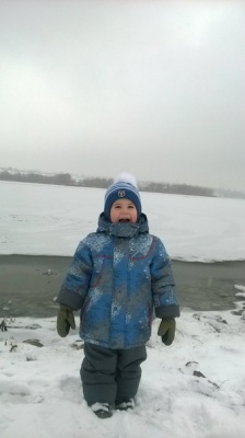Утиганов Олег, 2 года 8 месяцев, участник №13: "Изучаем, как замерзает река"